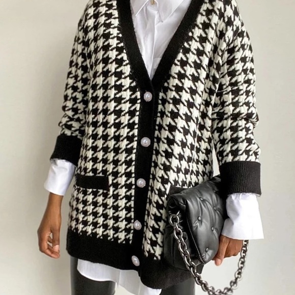 Sweaters - Cardigan 🆕 black white knit 5 buttons sweater v-neck oversized hip length